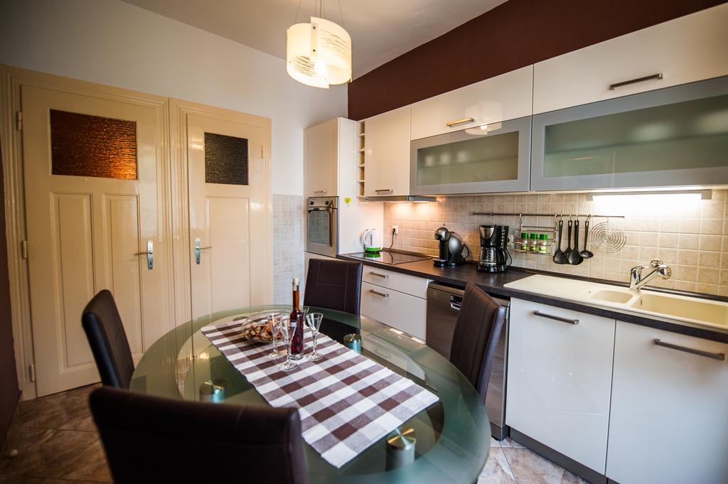 Downtown Nora Apartament *